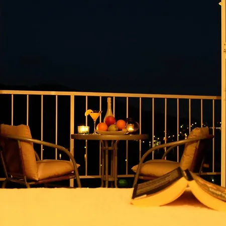 Blue Diamond Πανσιόν