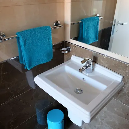 Blue Diamond Πανσιόν